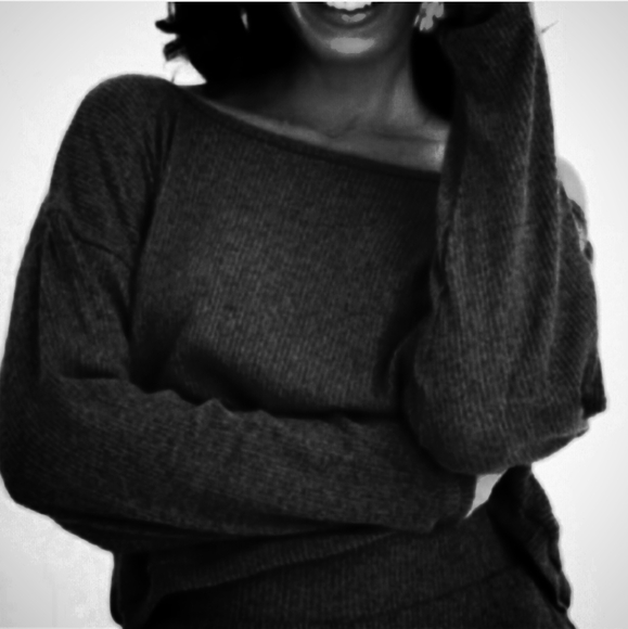 Sydne Summer Crop Lightweight Sweater - Picture 2 of 7